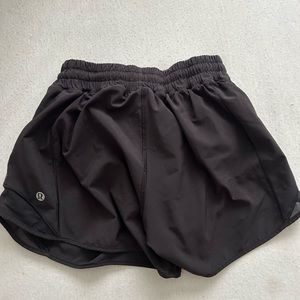 Lululemon Athletica Hotty Hot black Shorts 2.5” high rise